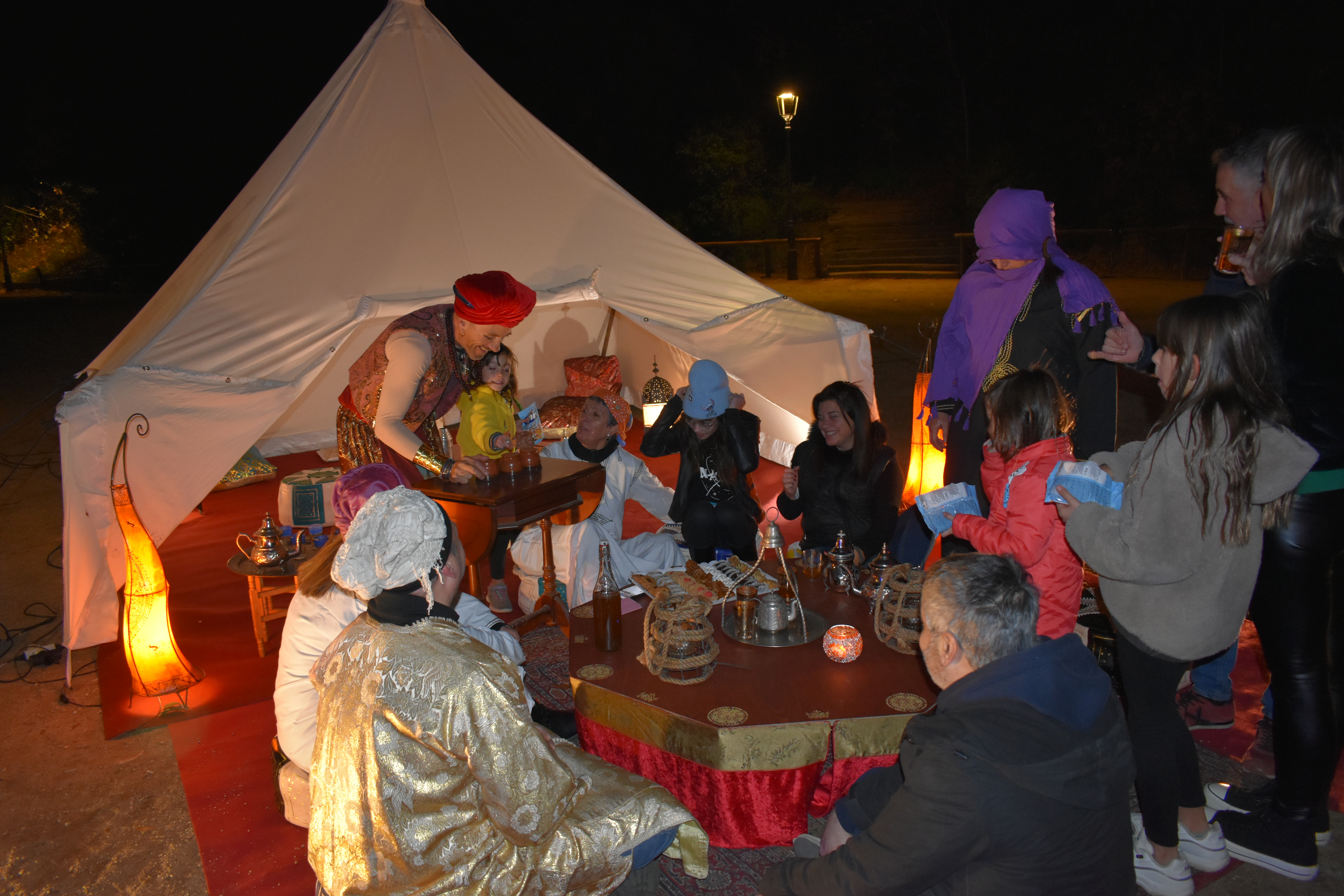 Campament dels patges reials al parc de Ca l'Alfaro, dijous 29 de desembre