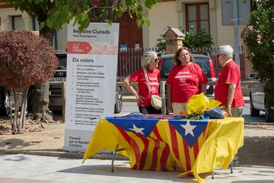 Diada Nacional de Catalunya a Llavaneres: sardanes i ofrena floral