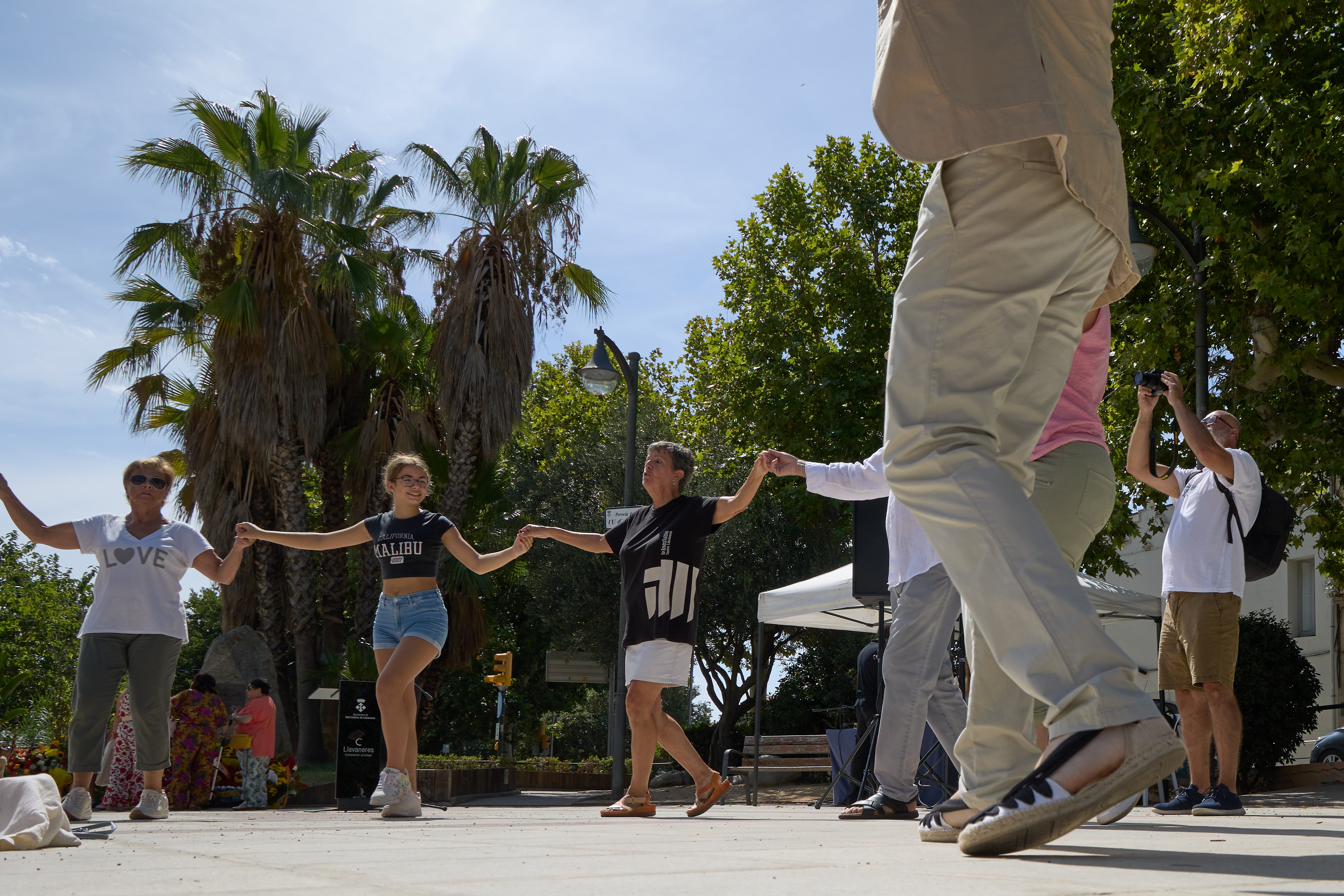 Diada Nacional de Catalunya a Llavaneres: sardanes i ofrena floral