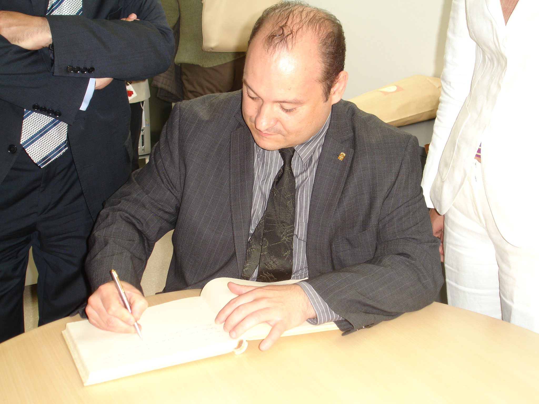 Inauguraci de l'edifici de la Biblioteca municipal de Llavaneres, 23 d'abril de 2005