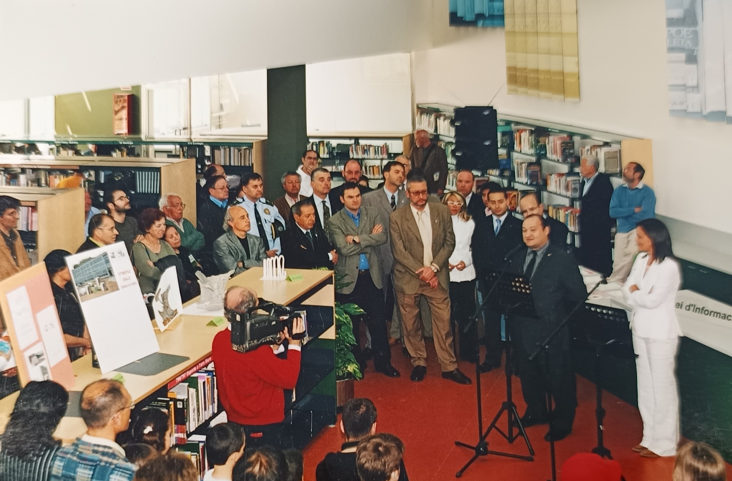 Inauguraci de l'edifici de la Biblioteca municipal de Llavaneres, 23 d'abril de 2005