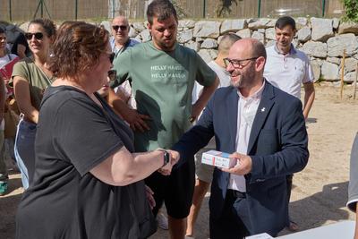 Acte de lliurament de claus a les famlies adjudicatries dels pisos d'Els Ametllers