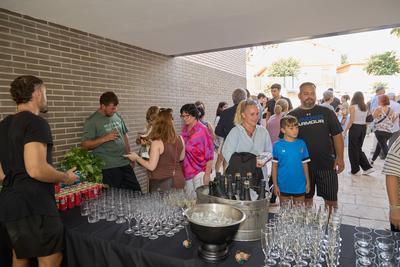 Acte de lliurament de claus a les famlies adjudicatries dels pisos d'Els Ametllers