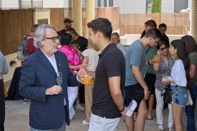 Acte de lliurament de claus a les famlies adjudicatries dels pisos d'Els Ametllers