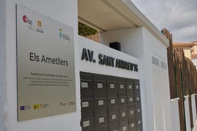 Acte de lliurament de claus a les famlies adjudicatries dels pisos d'Els Ametllers