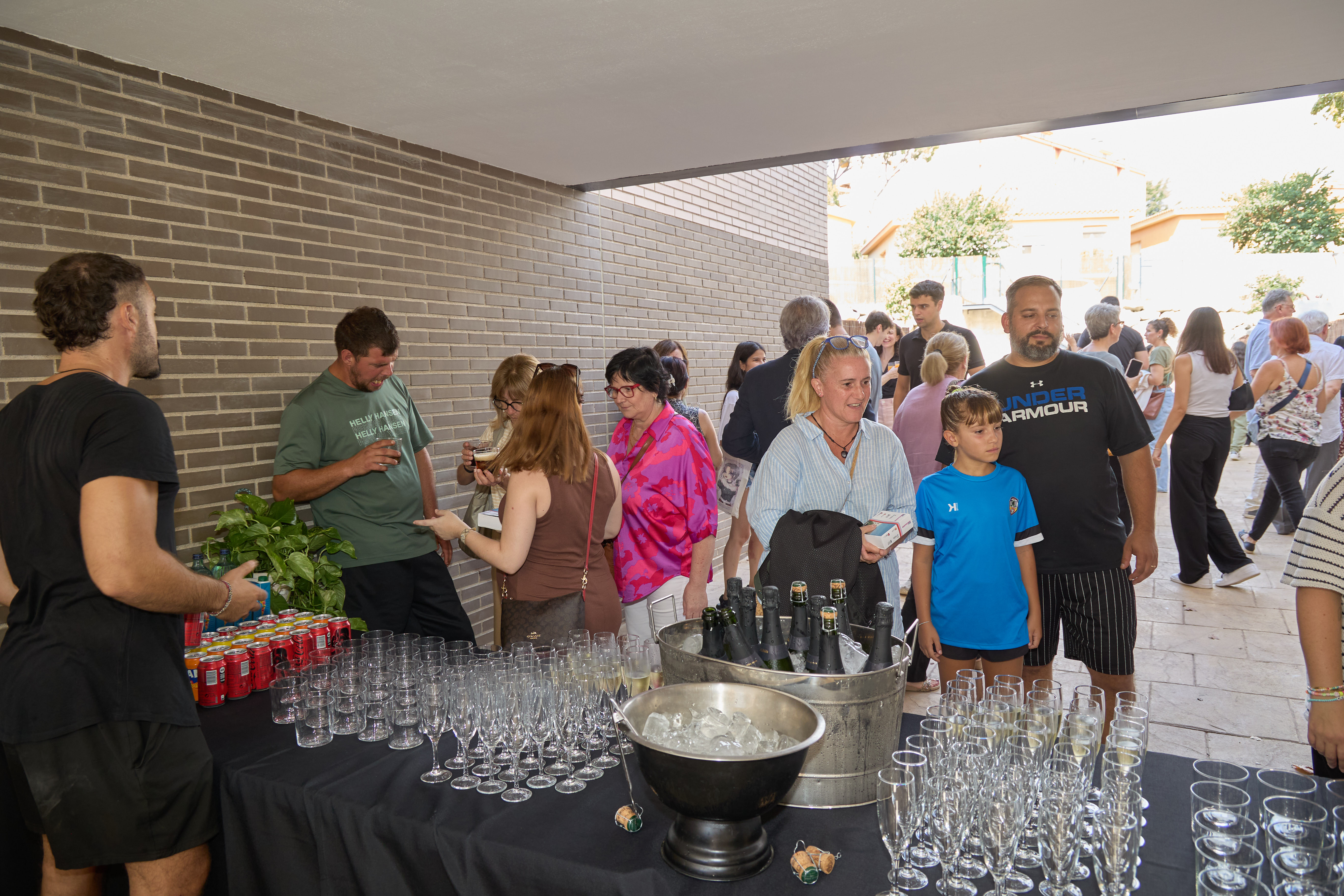 Acte de lliurament de claus a les famlies adjudicatries dels pisos d'Els Ametllers