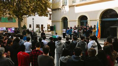 Lectura del Manifest del 25 N - Dia Internacional per a l'Eliminaci de la Violncia envers les Dones