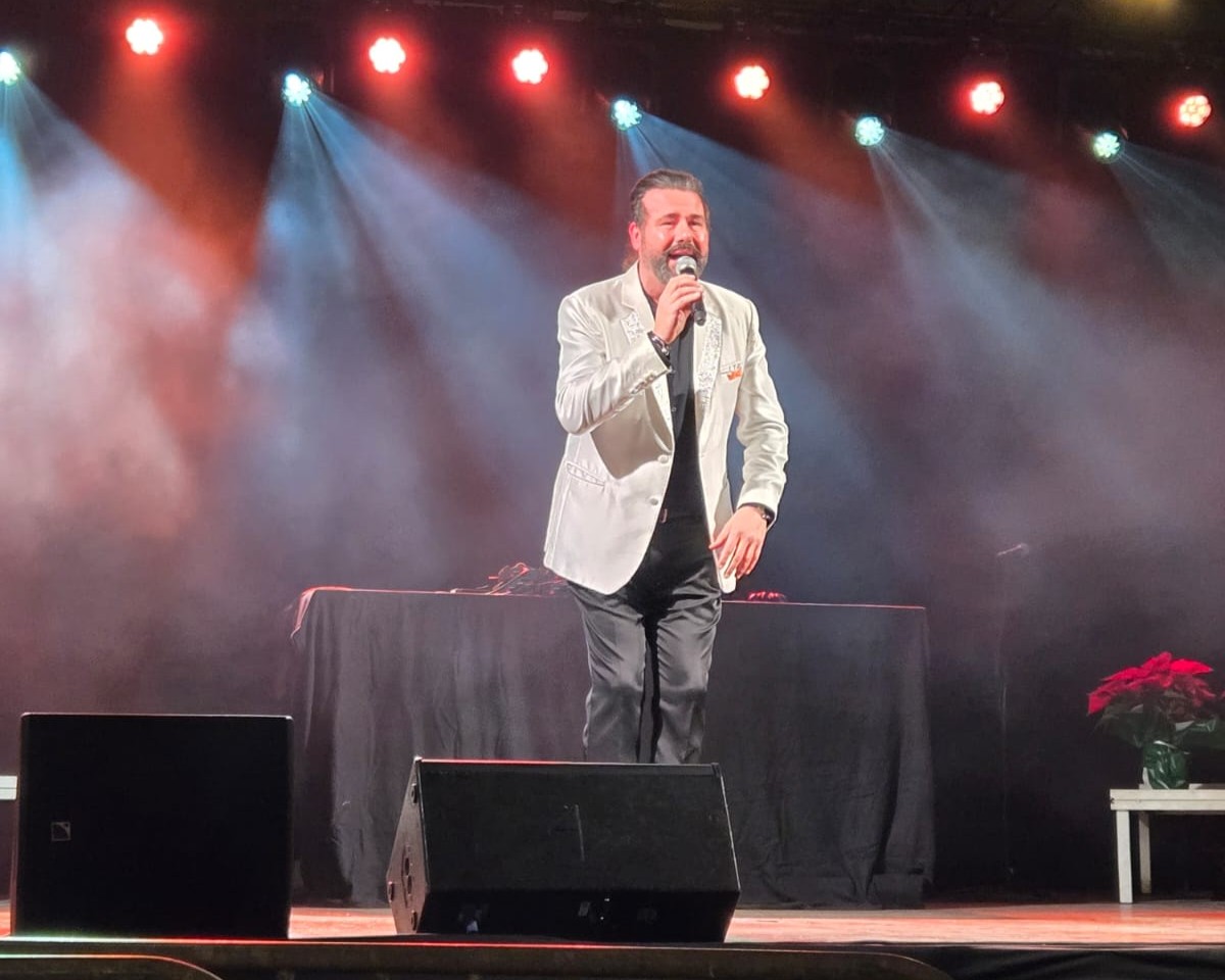 Lliurament de la recaptaci� de Llavaneres contra el C�ncer