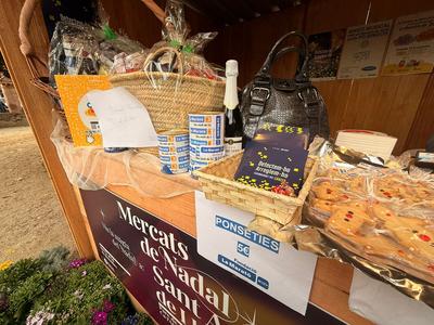 Parada de La Marat� de 3Cat al Mercat de Nadal.