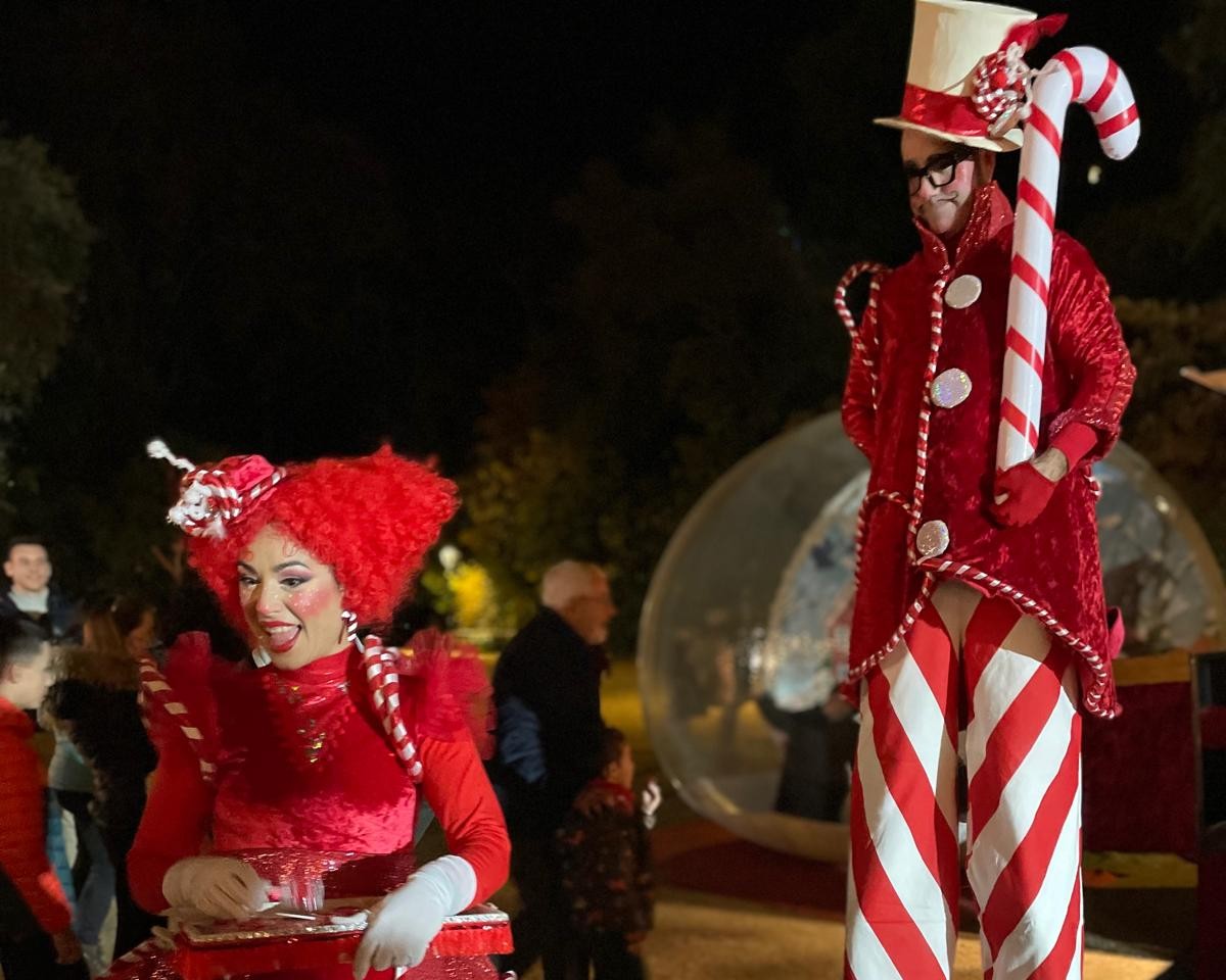 Rua amb 'Candy Xmas Show' al Mercat de Nadal, dissabte 13 de desembre.