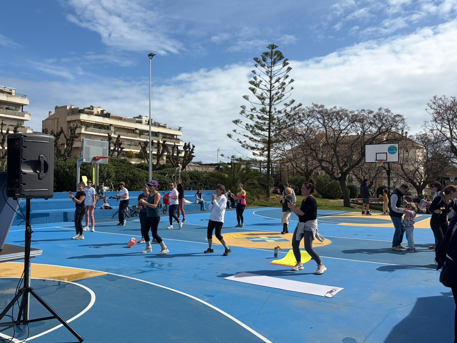 8 de mar�: Classe de Tabata, entrenament funcional a l'aire lliure, al parc de Sant Pere.