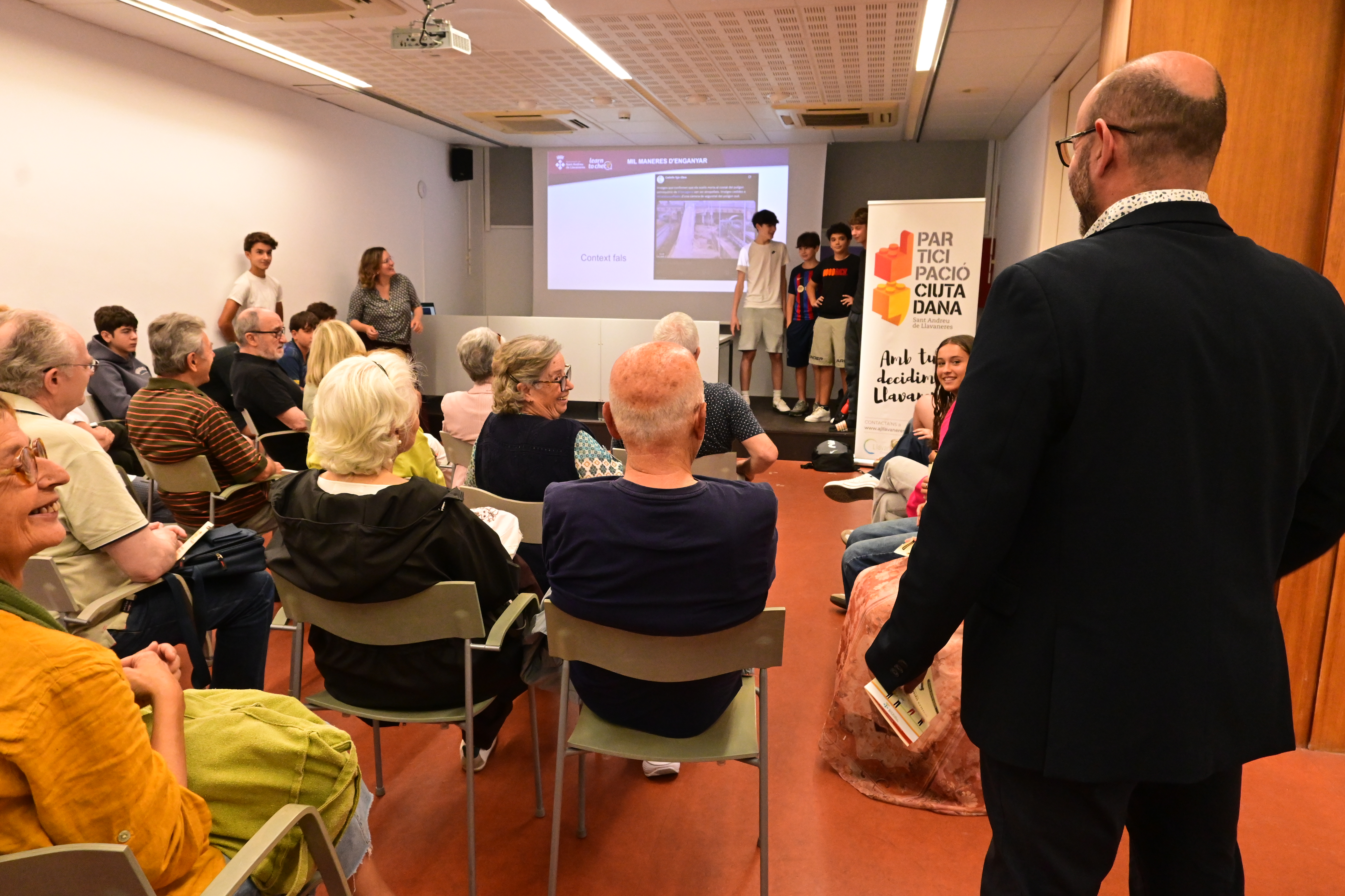 'Estafes a internet, qu� podem fer per evitar-les?': les fotos! - Foto 52541022