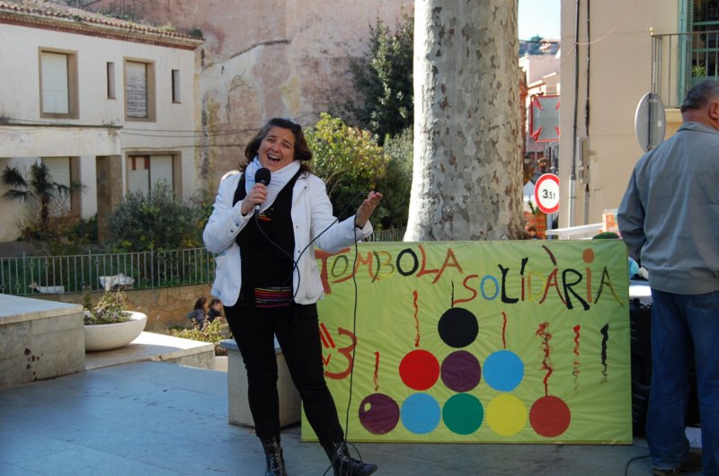 Tmbola solidria a la plaa de la Vila, diumenge al mat