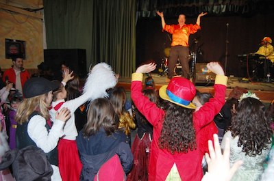 Ball infantil de carnaval amb la companyia Rovell d'Ou