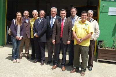 Responsables de l'ADF amb regidors de l'equip de govern de la corporaci�