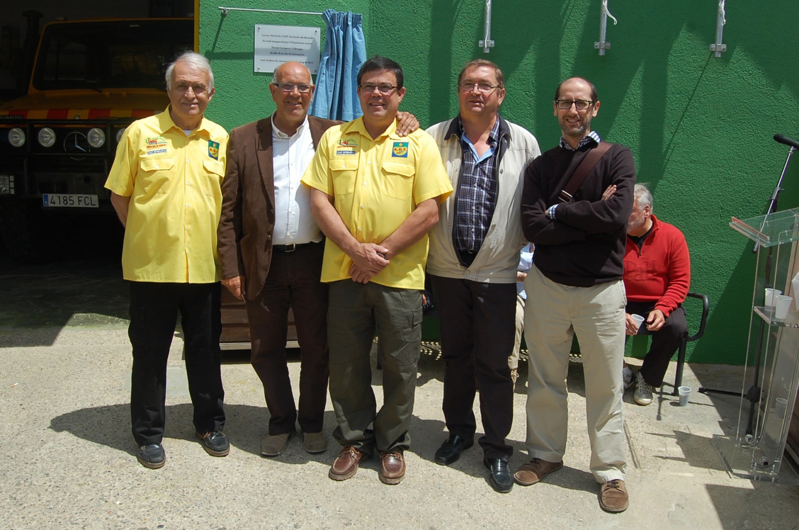 Responsables de l'ADF amb regidors de la corporaci�