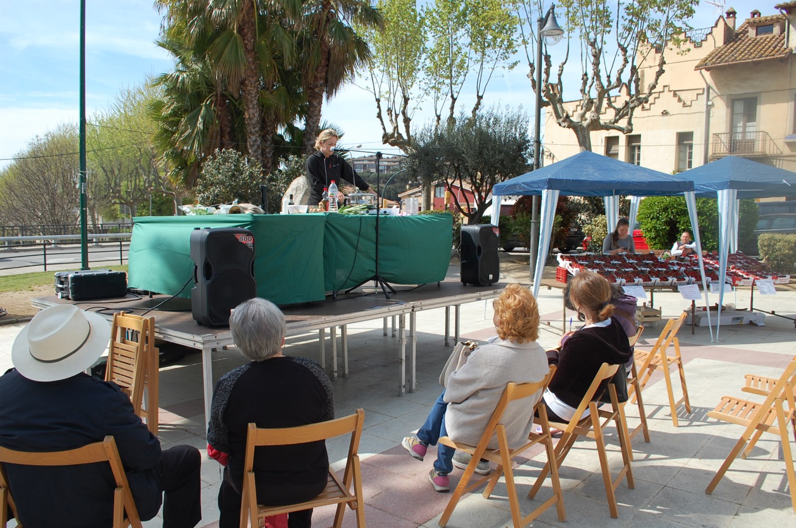 Taller de cuina del psol garrofal, divendres 17 d'abril, al passeig de la Mare de Du de Montserrat