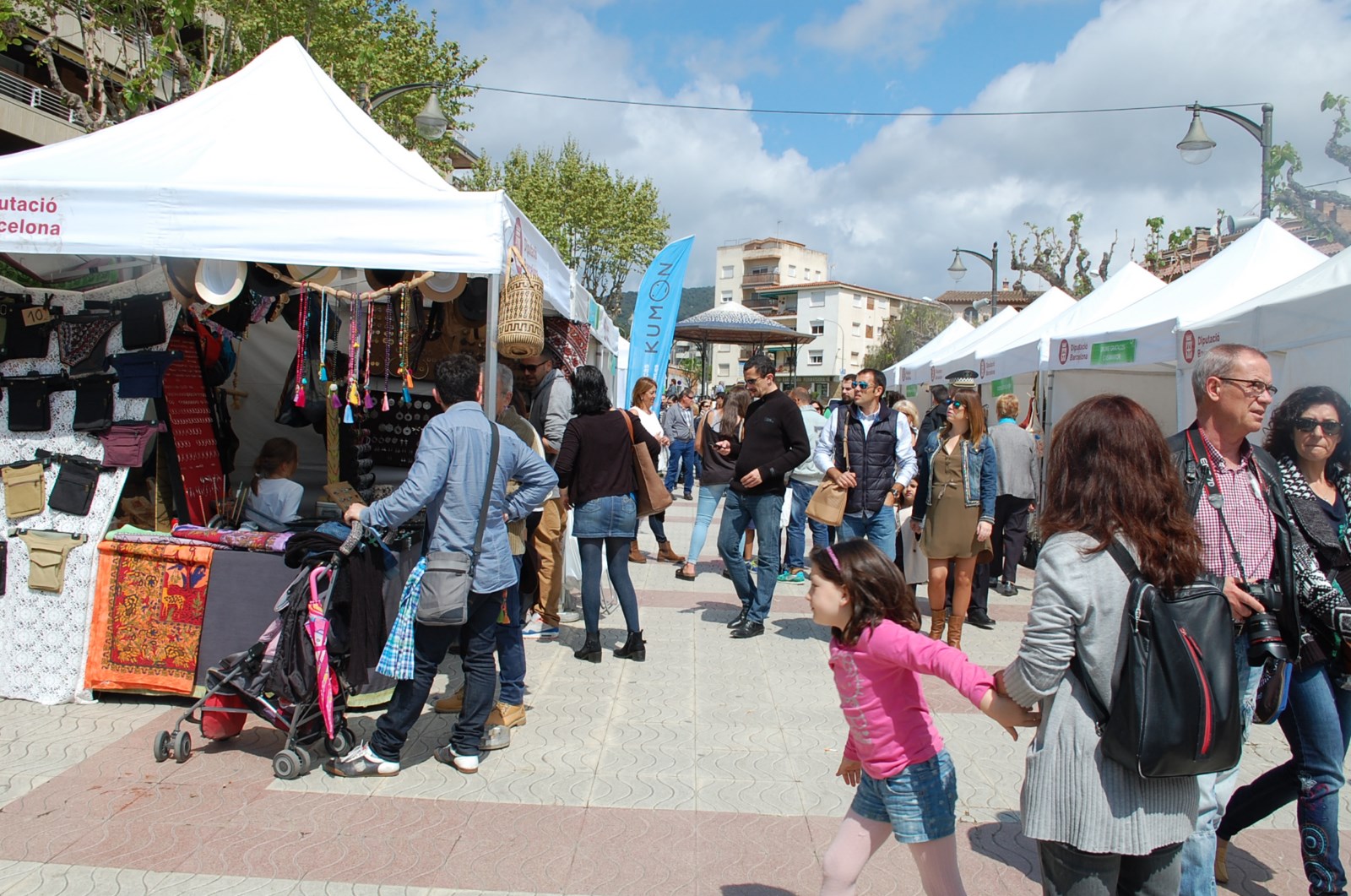 Ambient al passeig, diumenge 19 d'abril