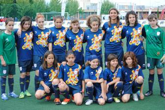 Paula Medina amb la selecci&oacute; catalana de futbol