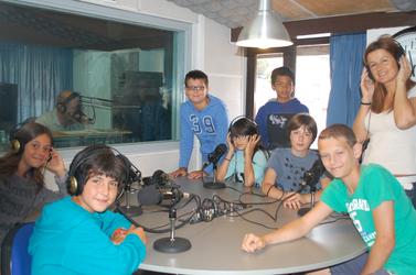 Alumnes de 6&egrave; del Laband&agrave;ria a R&agrave;dio Llavaneres
