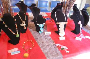 Exposici&oacute;: "Collarets &egrave;tnics"