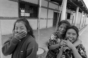 Unes nenes en una escola de Guatemala.