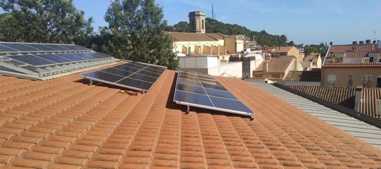Plaques solars a la Biblioteca