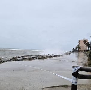 Acc&eacute;s al passeig, tancat