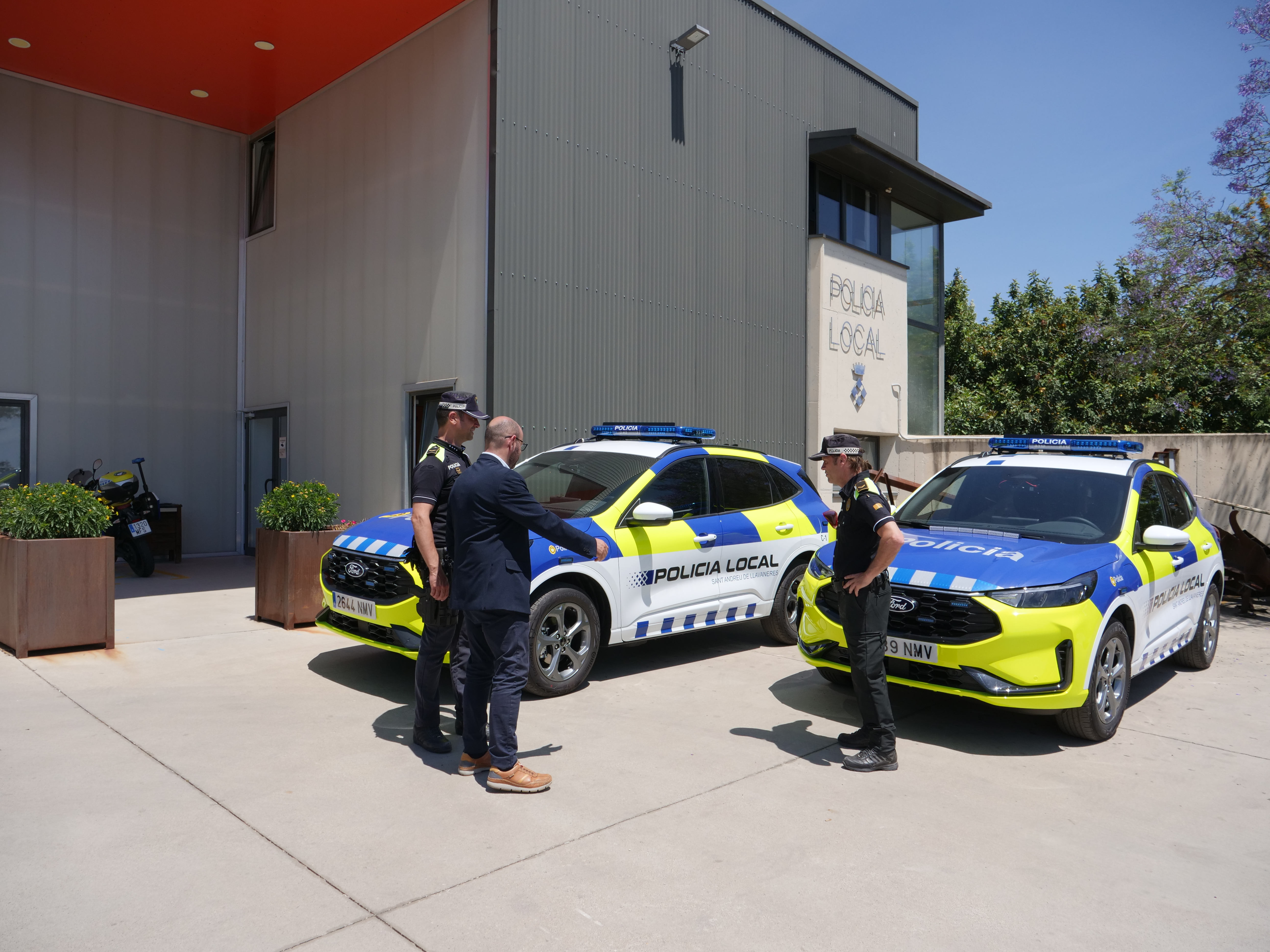 Nous vehicles