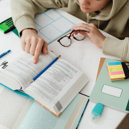 Sales d'estudi a la Biblioteca per a la selectivitat